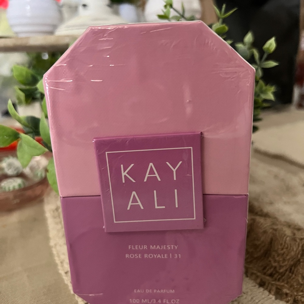 Kayali Fleur Majesty Rose Royale | 31 – 3.4 oz Eau de Parfum (100 mL)